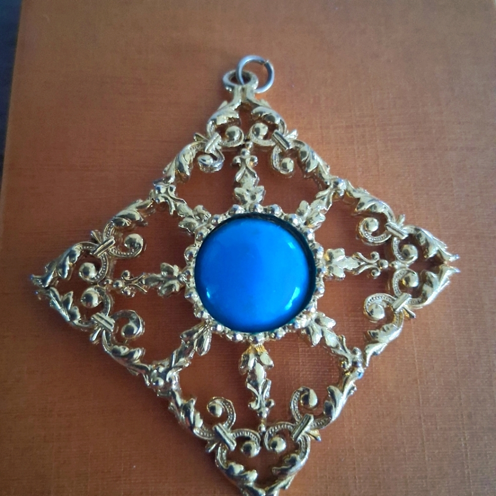 VTG Turquoise Stone Pendant